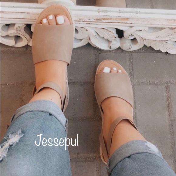 SIZE 10 “Amelia” Taupe Espadrille Wedge Sandals - Picture 4 of 7